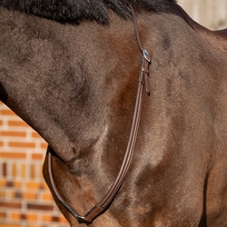 QHP Neck Rope LIBERTA - Læder Cordeo- Justerbar - Brun - Modelfoto vist på hest